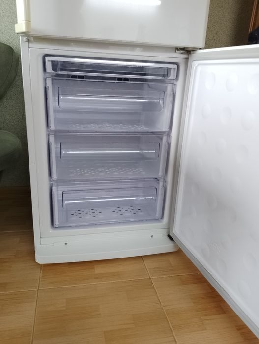 Холодильник SAMSUNG
