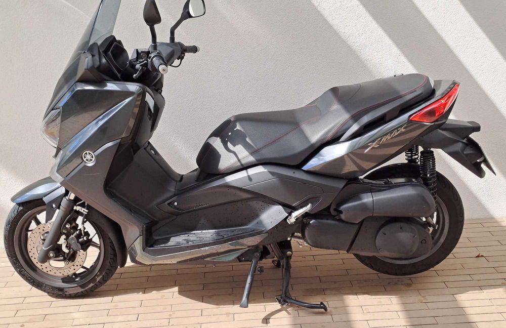 Yamaha X-MAX 250