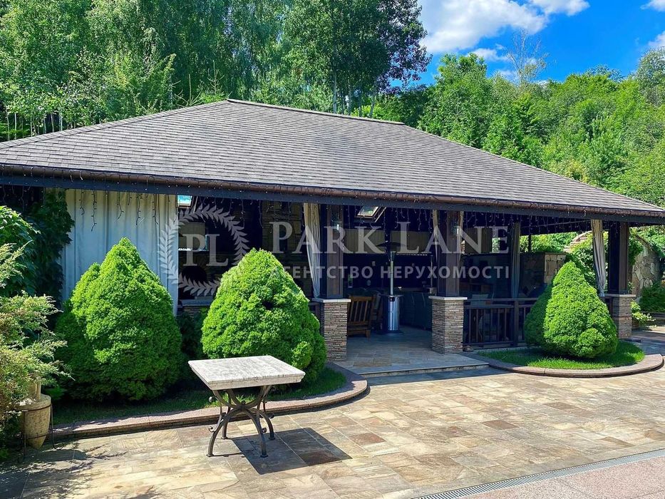 Оренда будинку Лісники. Будинок під горою. 1.3га землі.