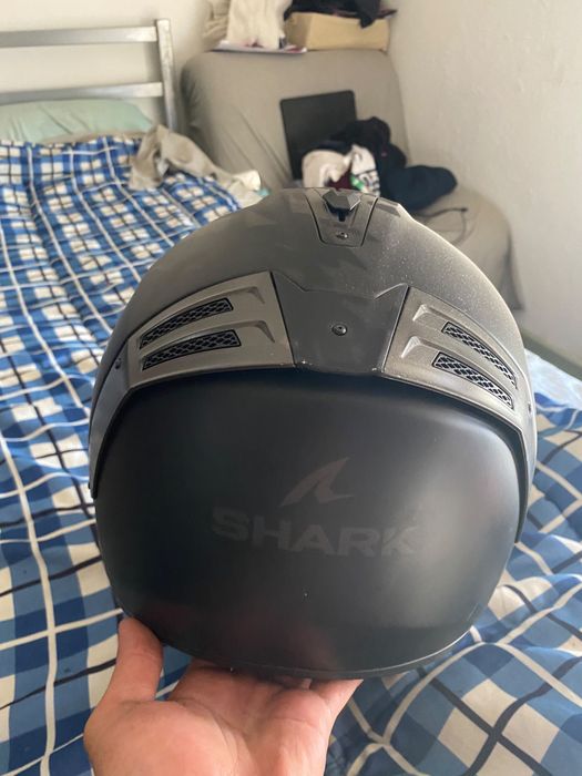 Capacete SHARK Integral Preto Mate – Praticamente Novo