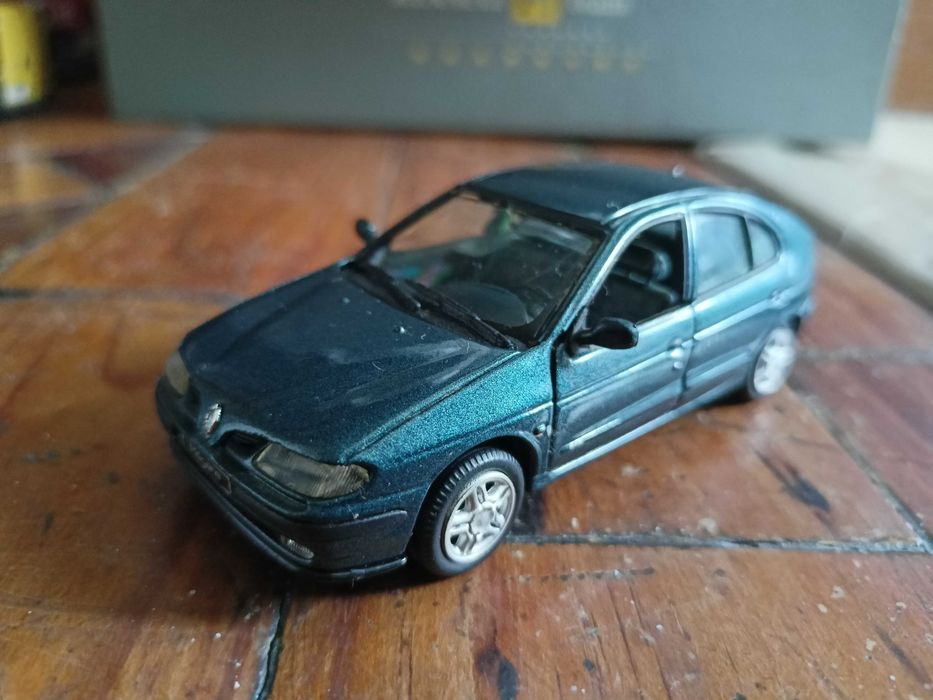 Renault Megane 1:43