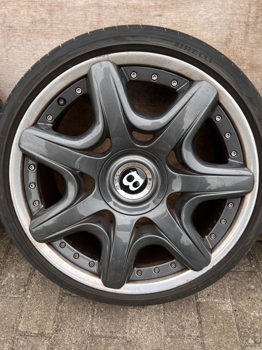 Bentley oryginalne skrecane felgi z oponami 245/35/20