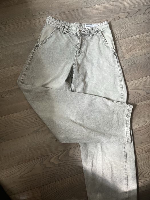 Сірі беггі джинси BERSHKA