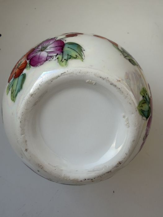 vaso de porcelana chinesa retro requintada, pintada à mão.