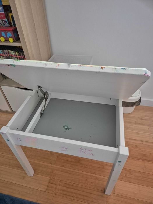 Stolik i krzesło dla dziecka