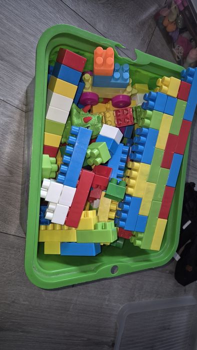 Pudło klocków dla dzieci