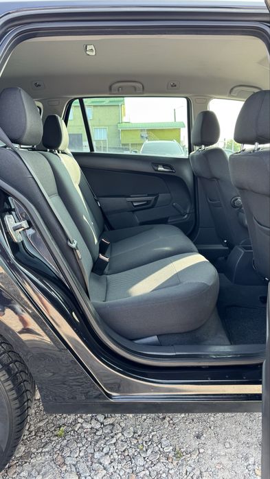 Opel Astra H Caravan Опель Астра 2010 р. 1.6 бенз 5МКПП