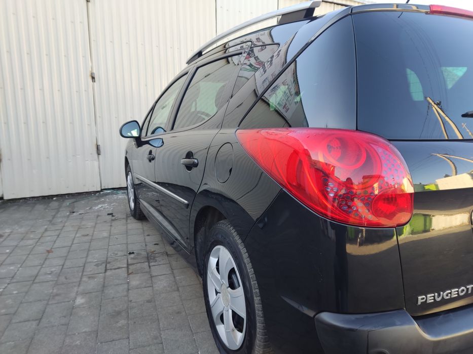 Peugeot 207sw  2011 рік 1,6 бензин