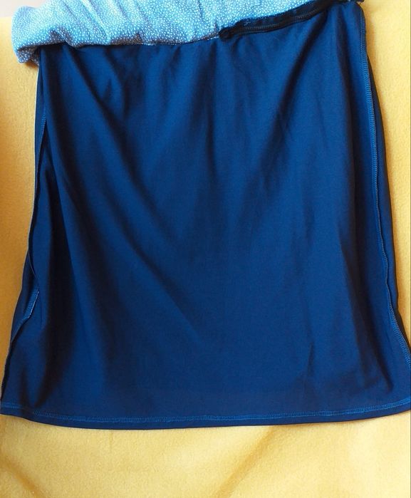 Sukienka letnia na szerokich ramiączkach