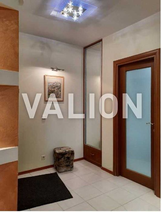 Продаж 2к.кв. вул.Шептицького 10, м. Лівобережна