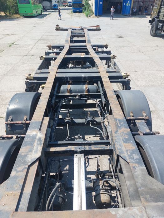 Полуприцеп контейнеровоз тара 5500кг