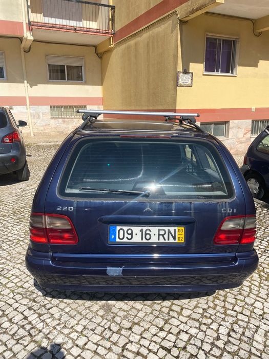 Mercedes Benz E 220 - 143 CV - 7 Lugares c/ avaria