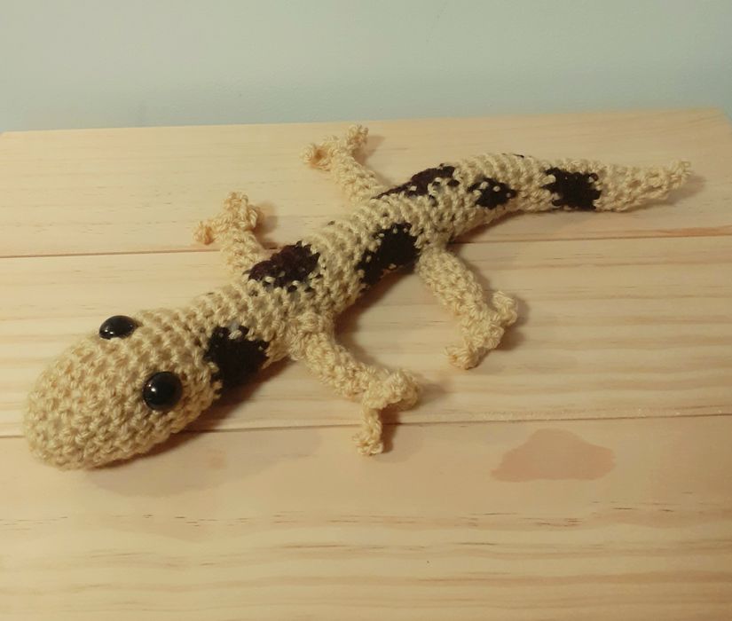 Lagartixa em crochet (amigurumi)