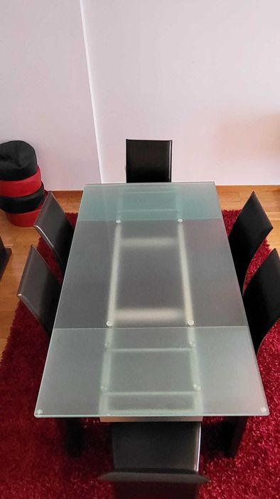 Mesa de Jantar Extensível em Vidro Fosco com 6 Cadeiras em pele