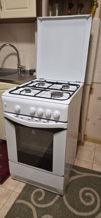 Газова плита Іndesit