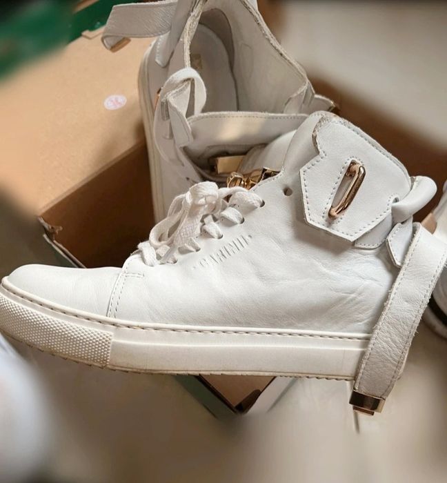 sneakersy rozmiar 36/37 skórzane Carinii