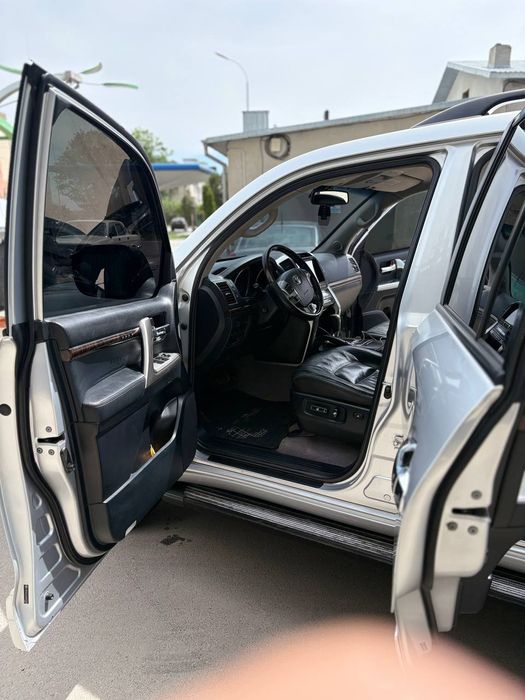 Toyota Land Cruiser 2012 200 (FL)