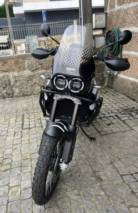 Ducati DesertX RR22 Saturn Grey de 2024