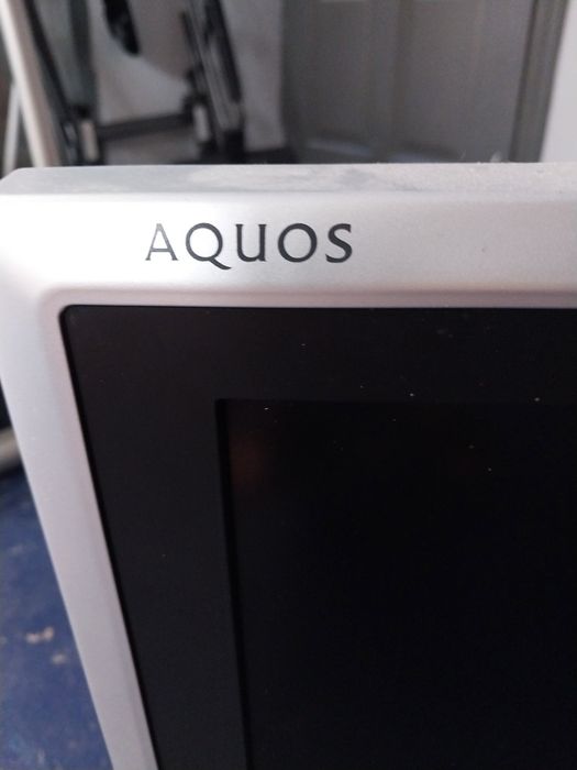 Продам телевізор Sharp Aquos
