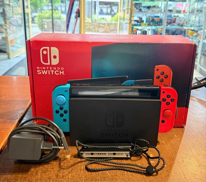 Konsola Nintendo Switch v2 HAC-001(-01) + Akcesoria