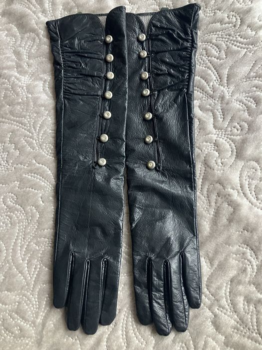 Длинные кожаные перчатки