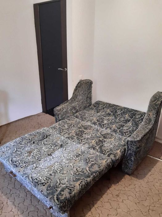 Хозяин : сдам комнату,  в частном доме,  район центрального стадиона