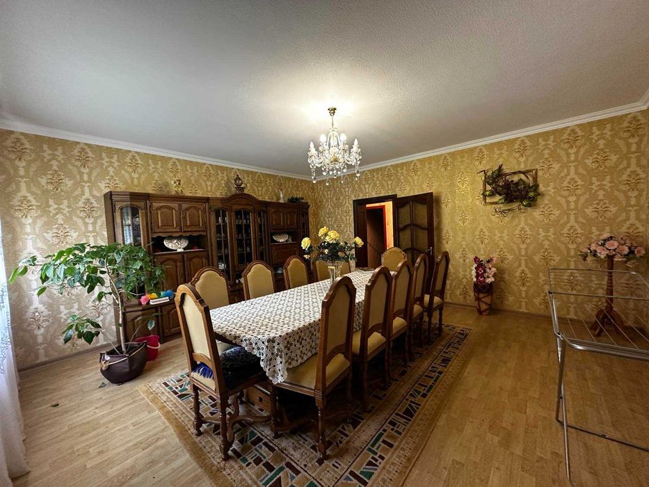 Продається будинок в с. Угля