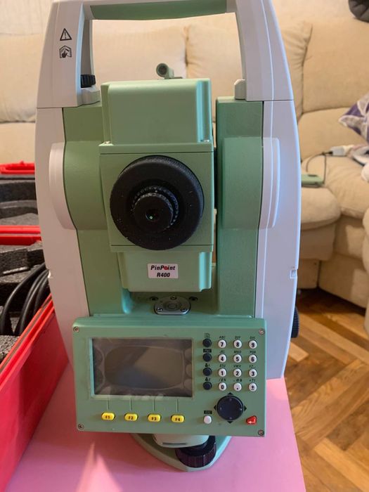 професійний геодезичний комплект Leica