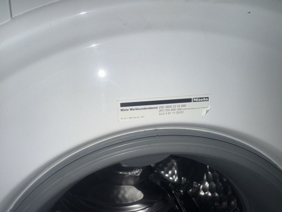 Пральна машинка Miele