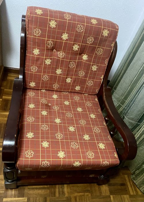 Poltrona rustica madeira maciça em bom estado