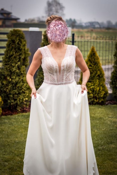 Damska suknia ślubna