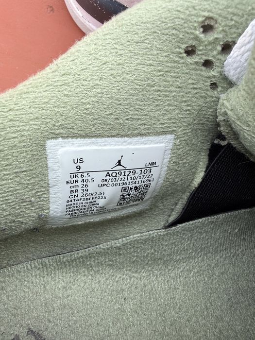Buty Air Jordan 4 Retro Seafoam roz 40.5 AQ9129-103