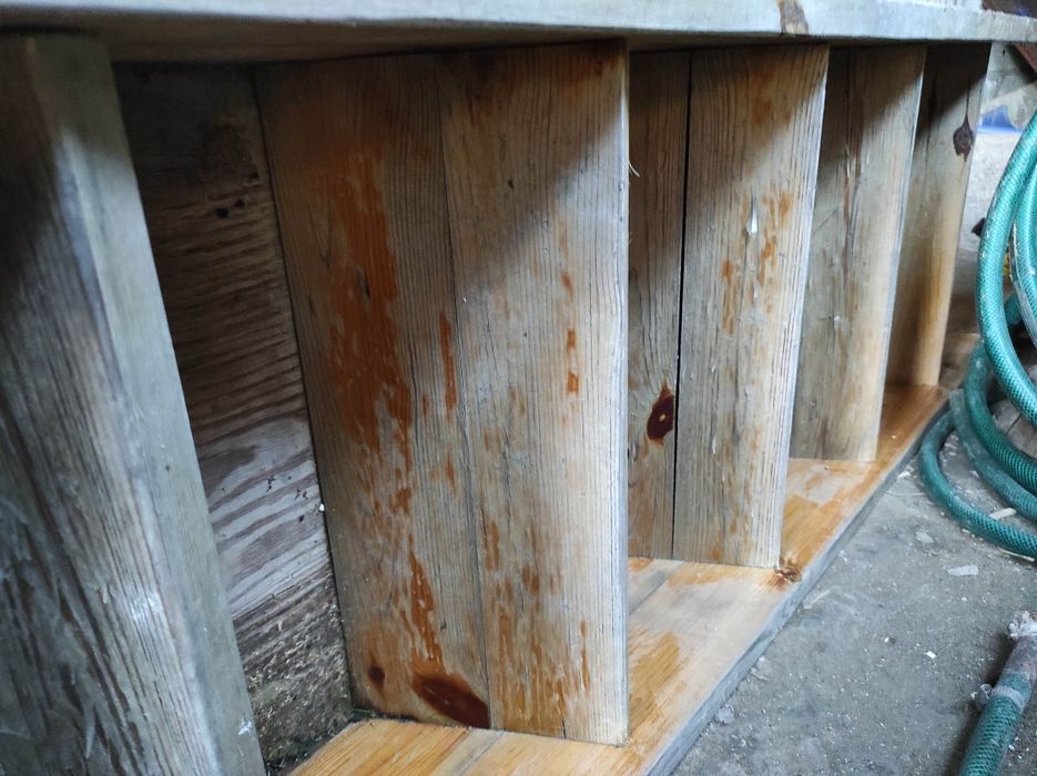 Schody drewniane na strych itp do renowacji