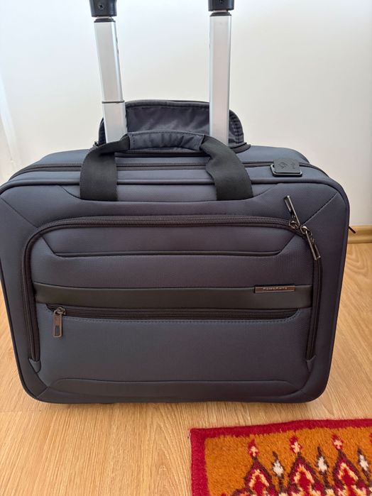 Walizka do laptopa bardzo ładna