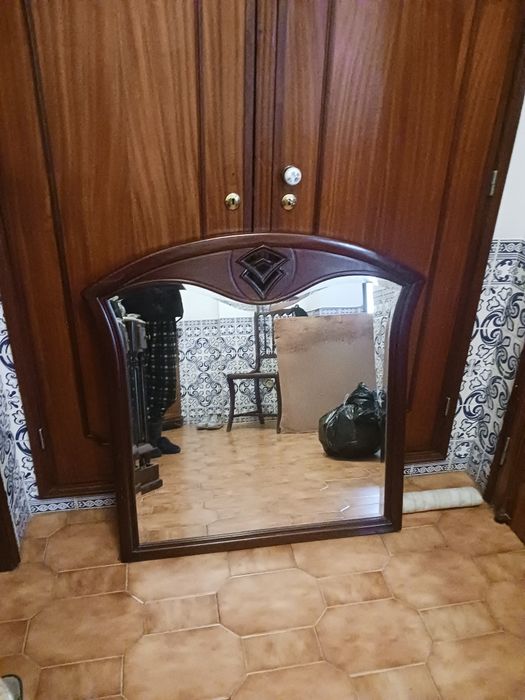 Espelho de sala em mogno
