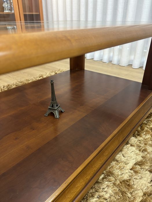 Mesa de Centro em Cerejeira - Tampo em Vidro