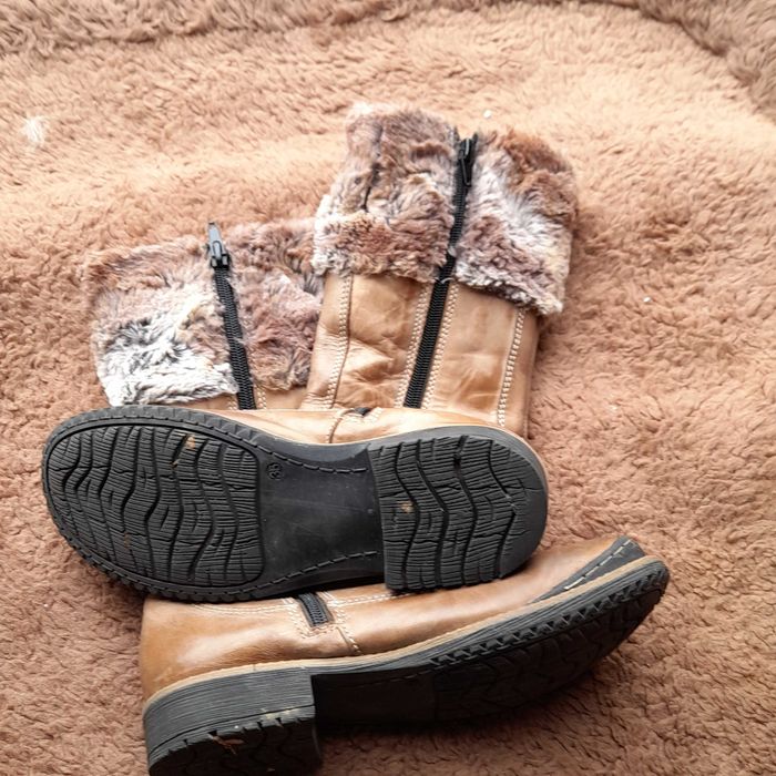 Cudne buty zimowe dla dziewczynki, r. 35