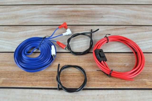 Автомобільний сабвуфер. Автомобільний сабвуфер. Корпусный самбуфер Саб