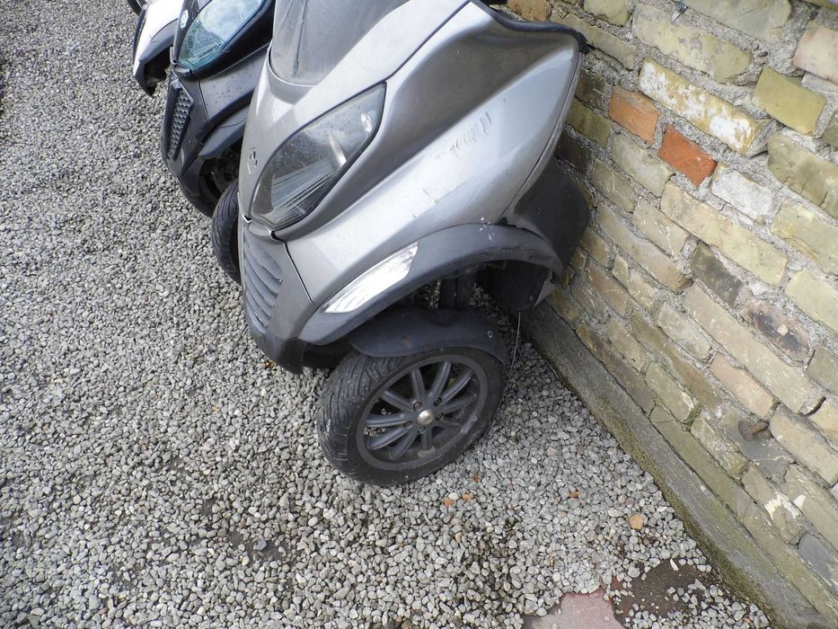 PIAGGIO MP3 125 cały przód lagi czasza lampa stelaż komplet