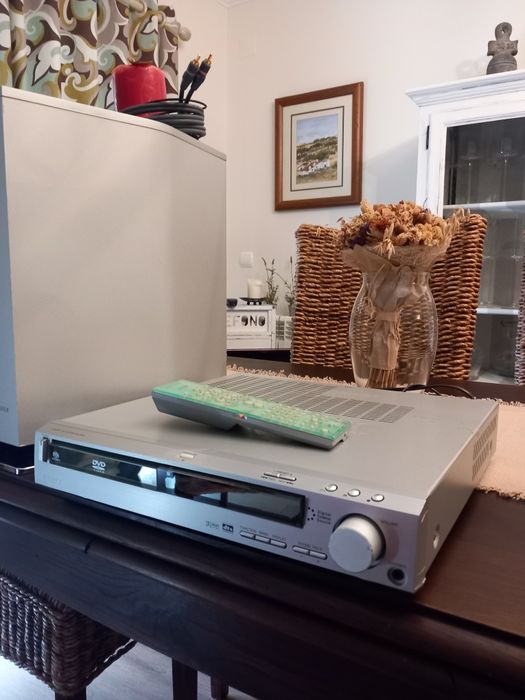 Leitor de CD's Sony HCD-S500 juntamente com Sistema de Som Sony