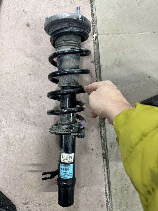 Стійка амортизатора Mazda CX-90, CX-70