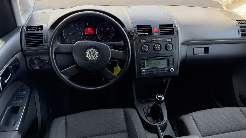 Volkswagen Touran 2.0 tdi 140 KM climatronic tempomat alufelgi zadbany