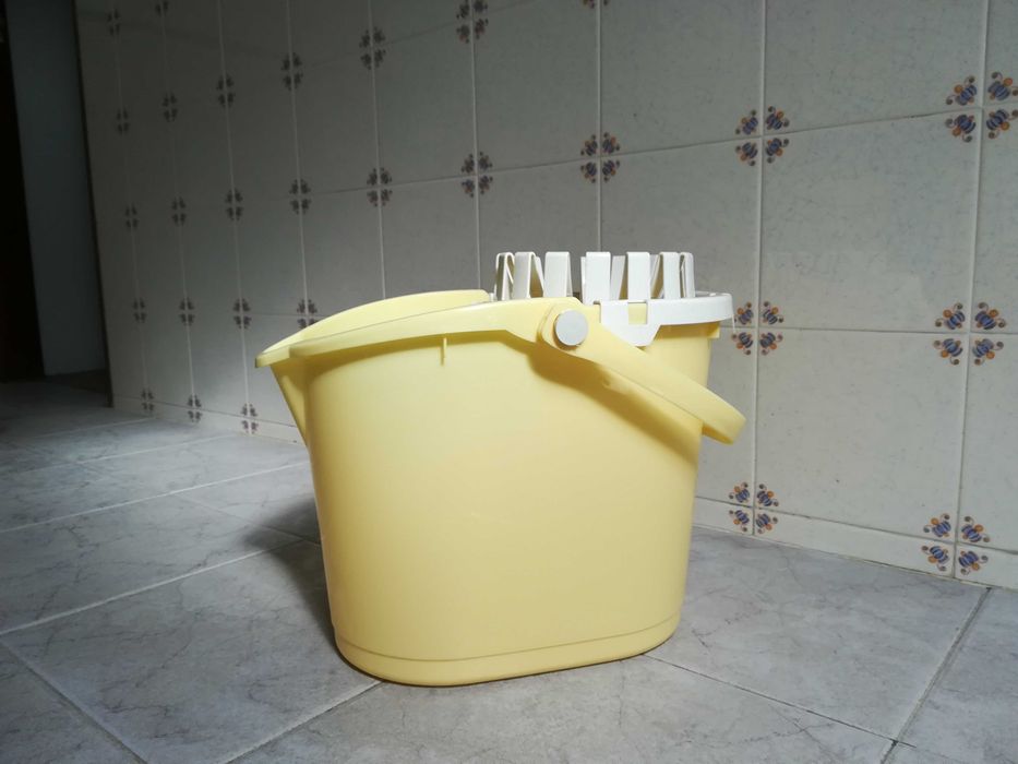 Balde de limpeza novo