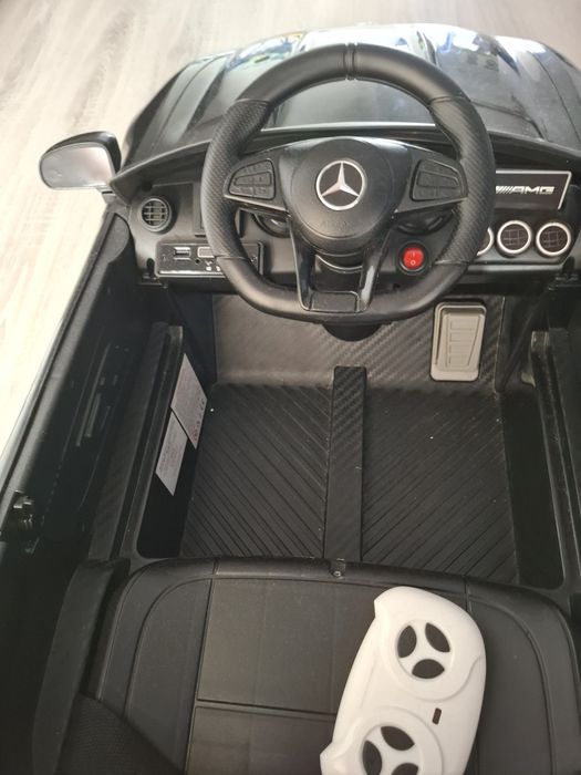 Mercedes AMG Auto na akumulator