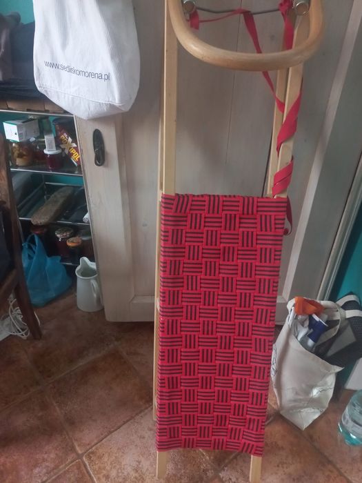 Podwojne drewniane sanki