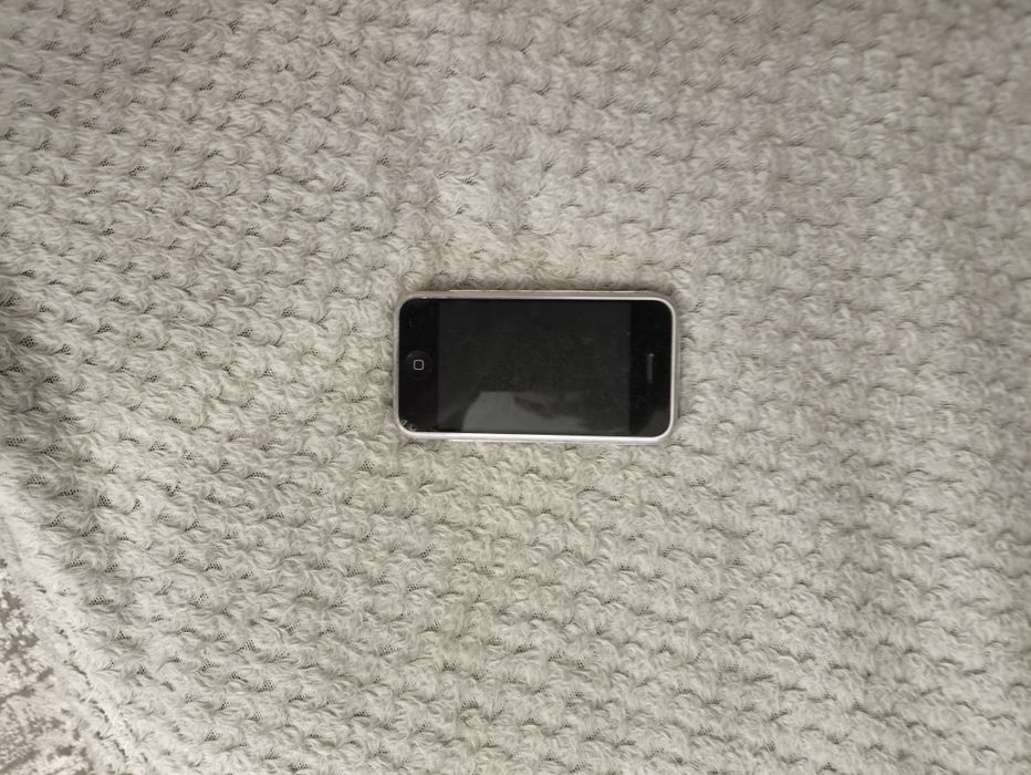 Айфон 2g  под востановление или запчасти