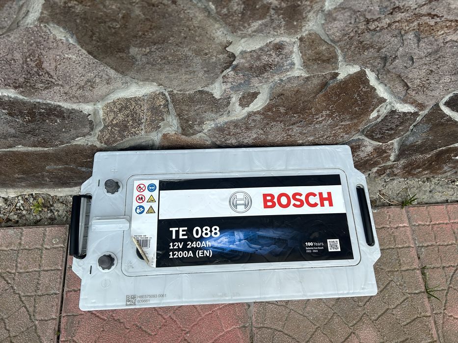 Акумулятор BOSCH 240AH EFB 12V