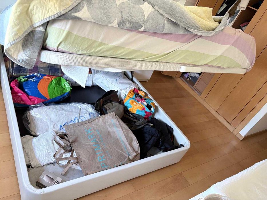 Cama IKEA está nova