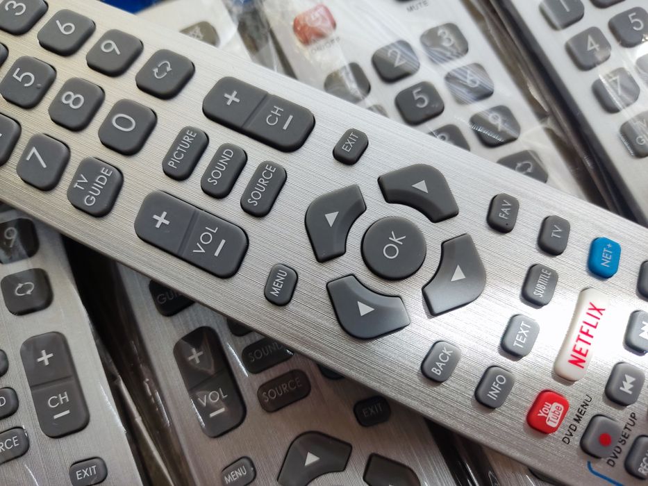 NOWY ORYGINALNY Pilot telewizorów Sharp Aquos Technika Blaupunkt