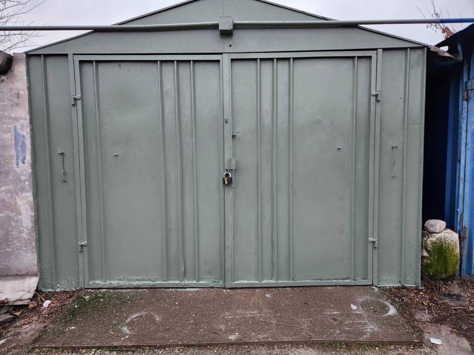 Продам гараж в ГСК Позняки 2 , ул. Сортировочная 22